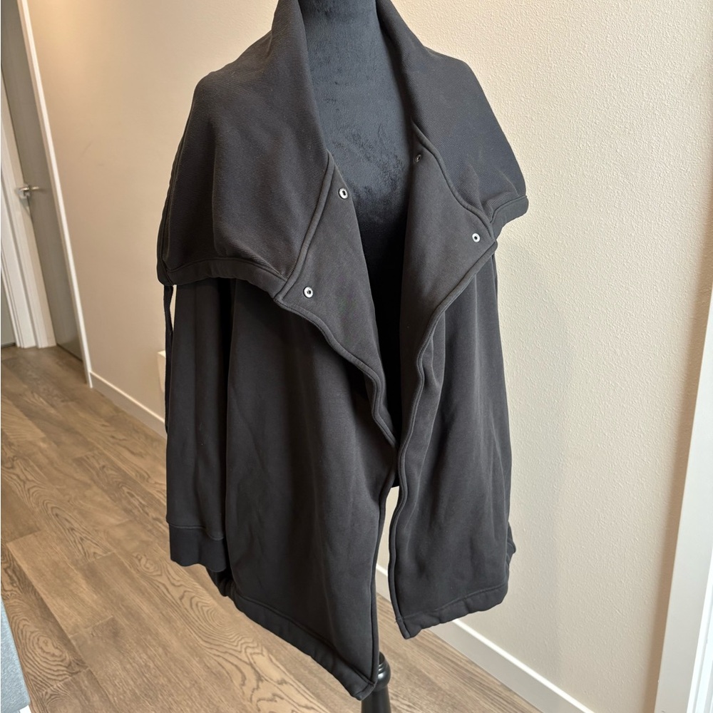 Zella Black Women's Cape Jacket